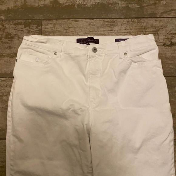 Gloria Vanderbilt Amanda white jeans - Picture 6 of 12